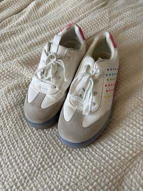 Cat & Jack Kira Rainbow Star Lace-Up Sneakers Size 5